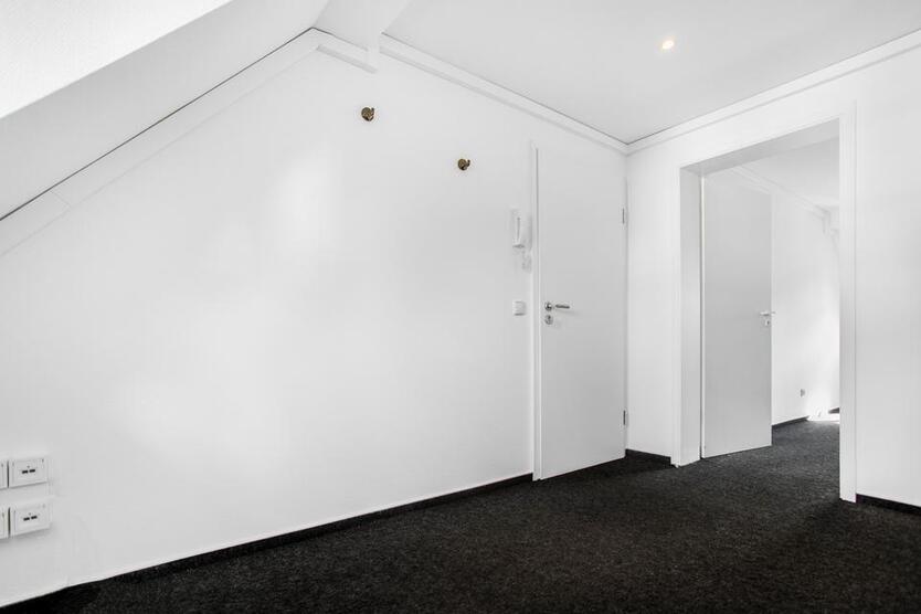 Büro mit herrlichem Blick , frischgestrichen - sofort Bezug möglich zimmer