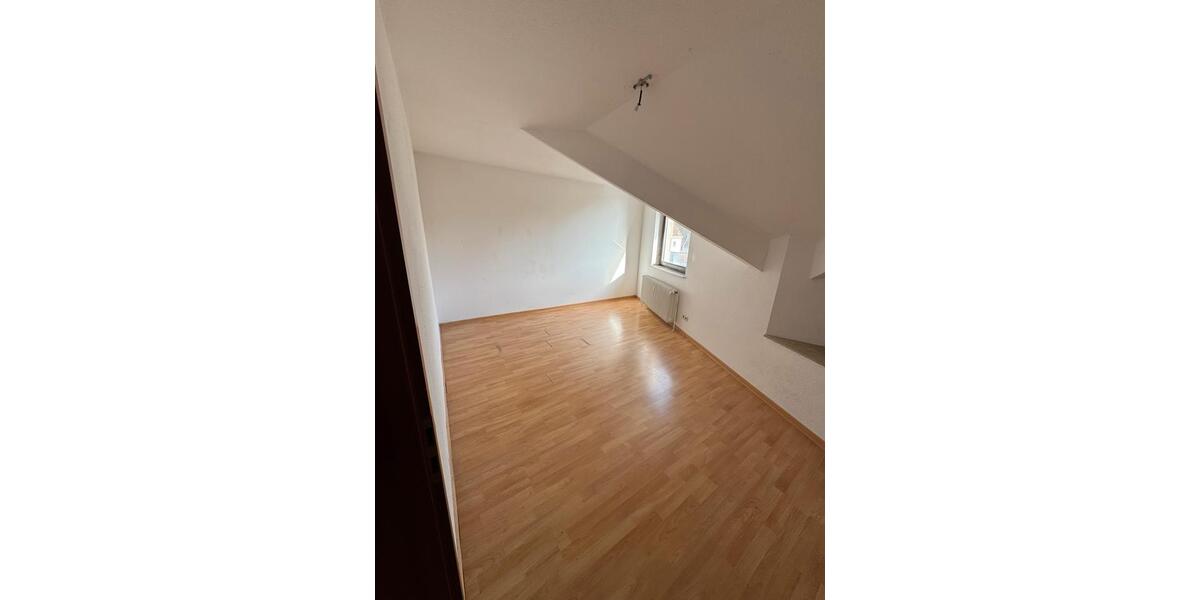 Dachgeschoßwohnung Rösrath - 2 Zimmer, 62 m&sup2;, 670&euro; | Angebot:24757138