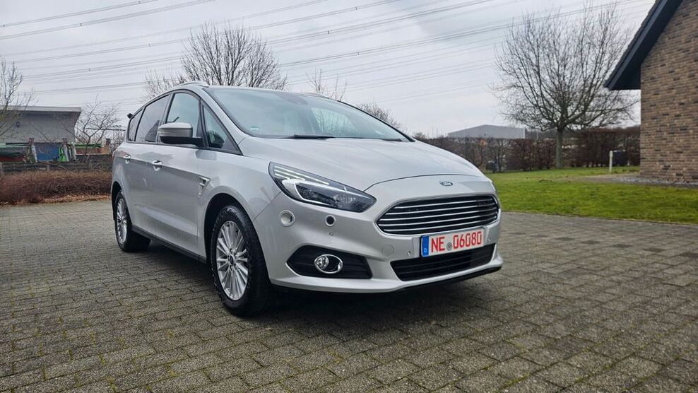 Ford S-Max 180.500 km 10.900 € Neuss OT Barbaraviertel 41460