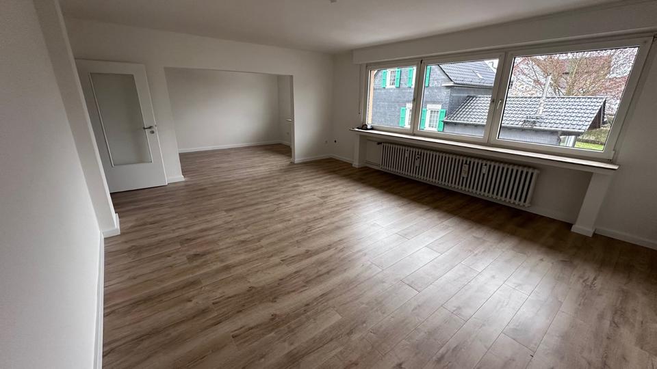 Etagenwohnung Solingen Aufderhöhe - 4 Zimmer, 102 m&sup2;, 850&euro; | Angebot:25439000