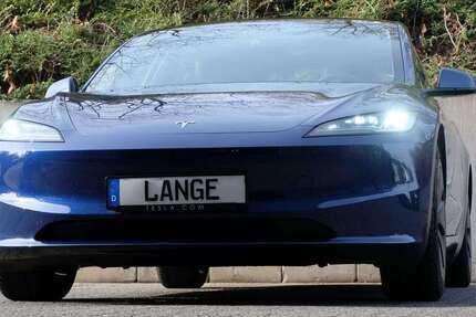 Tesla Model 3 32.475 km 32.980 &euro; Köln 50996