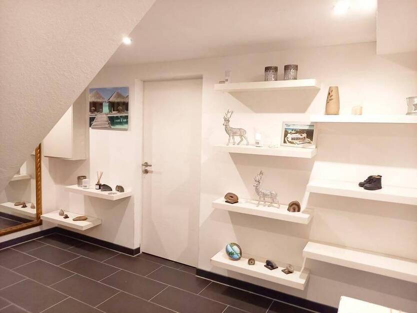 CITYHOUSE: Freistehendes Einfamilienhaus mit Traumgarten, Wintergarten, Kamin, Sauna und Garage