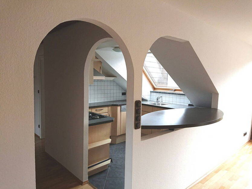 Sehr schöne, helle Dachgeschoßwohnung; provisionsfrei!