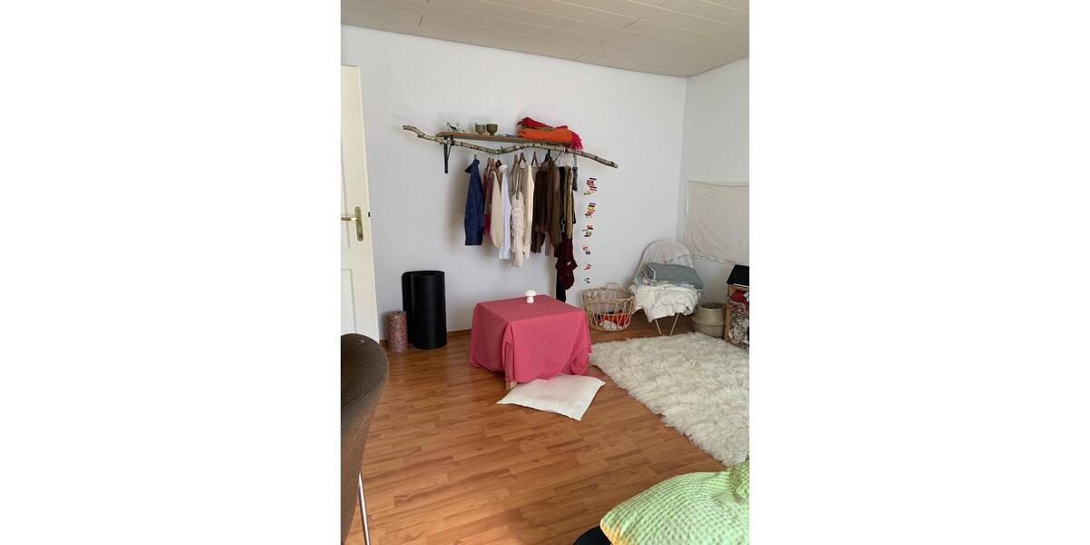 Dachgeschoßwohnung Bonn Tannenbusch - 3 Zimmer, 170 m&sup2;, 547&euro; | Angebot:26256381