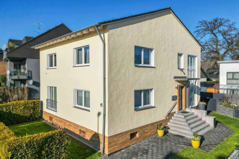 Haus zum Kaufen in Siegburg 598.000 € 196.05 m²