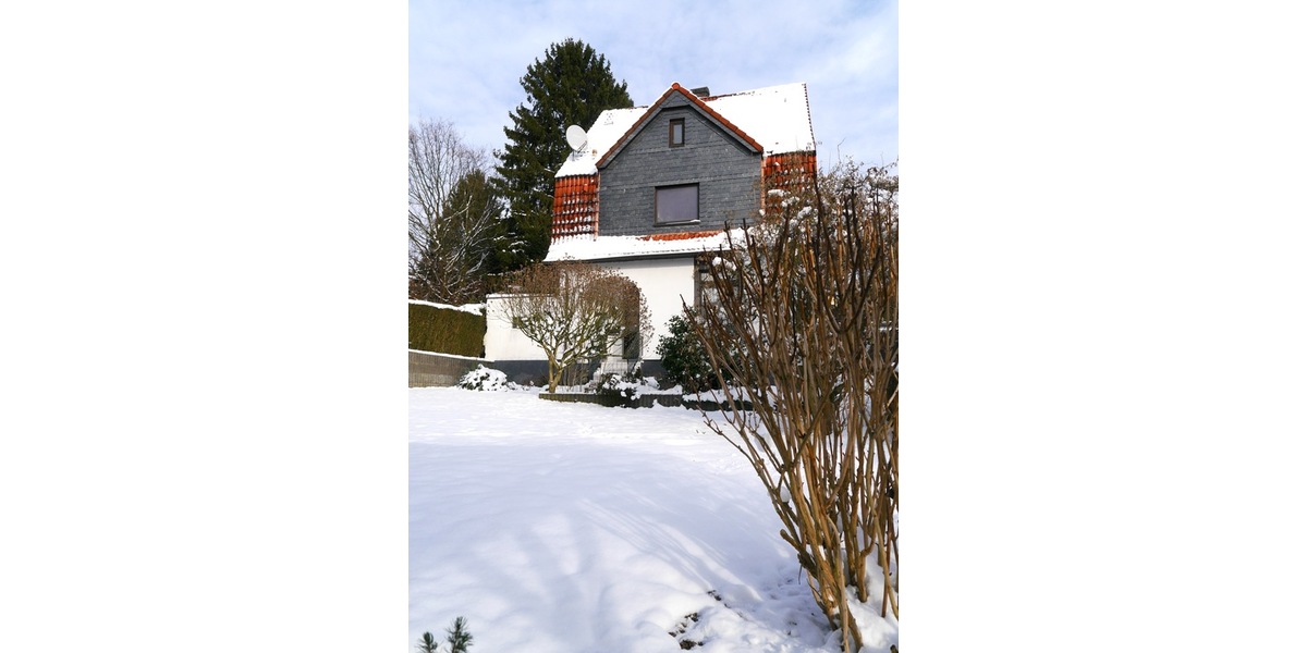 SG, freist. EFH, 5 Zi., 160m² Wfl., 747 GrSt., 2x Doppel-Grg.+CP, Keller, Terr. Stellpl. 5 zimmer