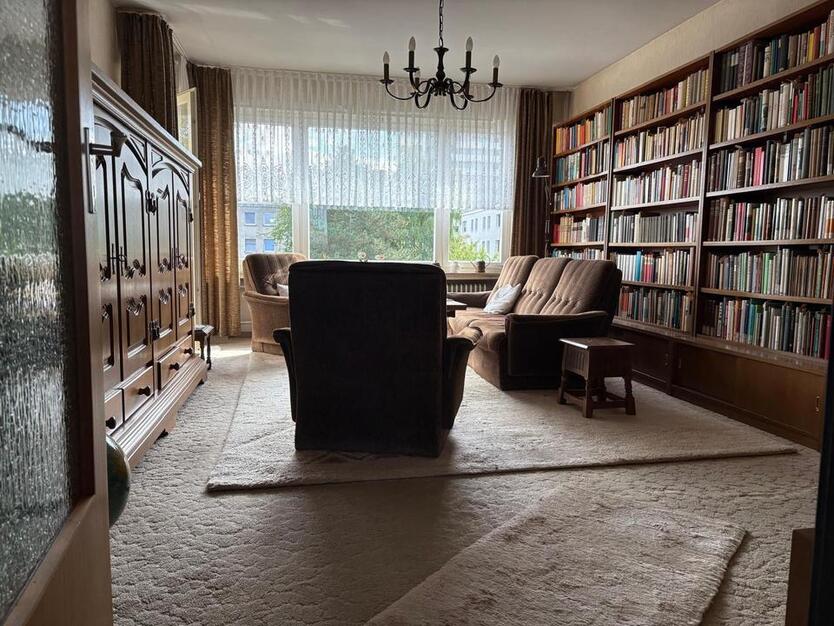 Schöne 3-Zimmer-Wohnung mit Keller und Loggia in Sindorf
