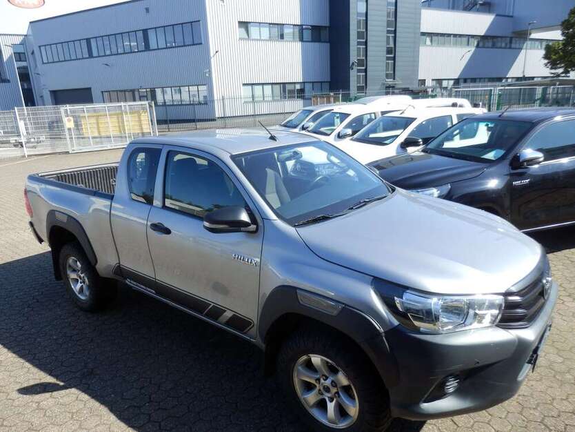 Toyota Hilux 145.390 km 23.750 € Bergisch Gladbach 51469