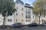 Helle 2 Zimmer Dachgeschoßwohnung mit Balkon und Tiefgaragenplatz