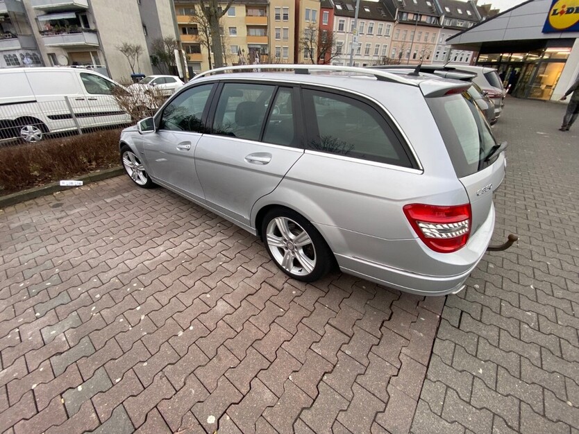 Mercedes-Benz C 350 185.000 km 8.000 € Düsseldorf 40213