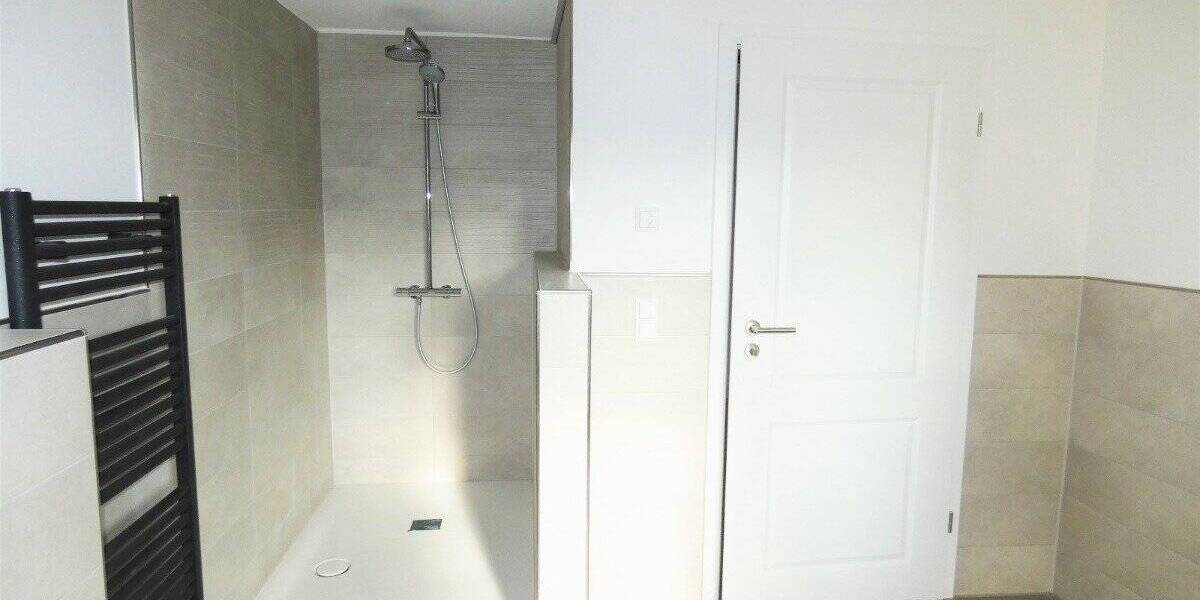 Einfamilienhaus Köln Dünnwald - 6 Zimmer, 240 m&sup2;, 3.500&euro; | Angebot:23951216