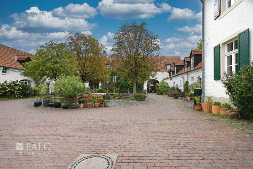 Exclusiv und Besonders, denkmalgeschützte Eigentumswohnung auf einem Gutshof!