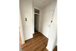 Erstbezug nach Modernisierung! 2 Zimmer + Balkon, neuer Boden, neues Bad, Aufzug