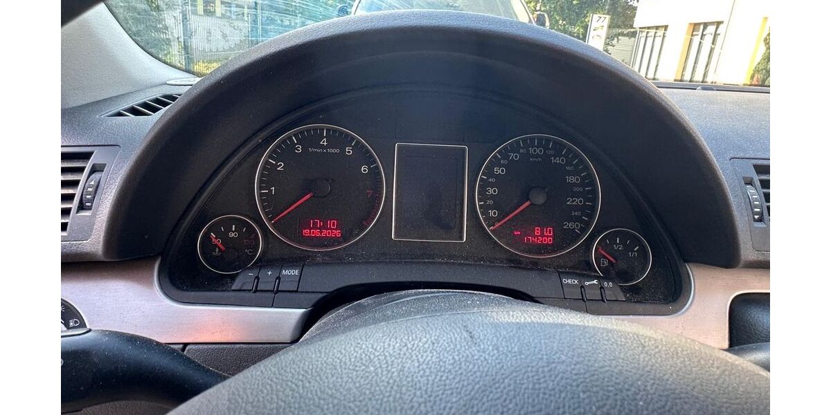 Audi A4 174.200 km 2.500 &euro; Leverkusen 51575