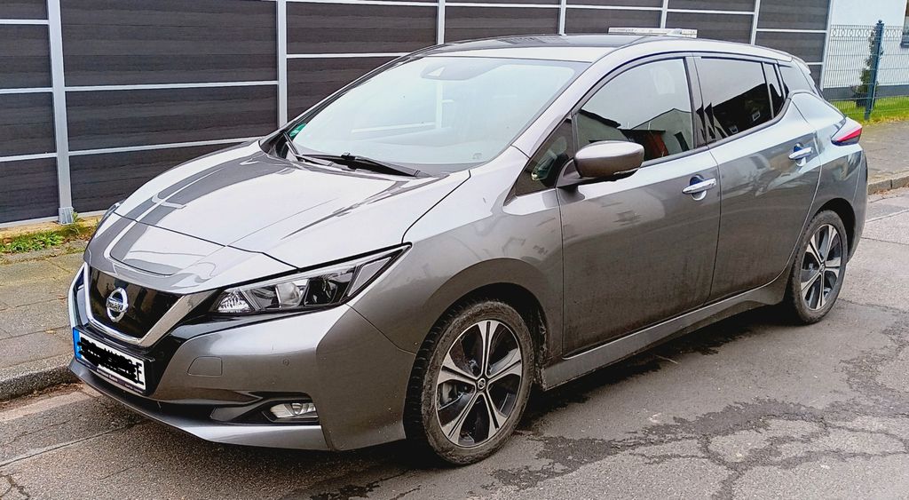 Nissan Leaf 26.600 km 15.100 € Bergisch Gladbach 51429