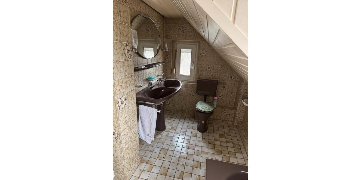 Dachgeschoßwohnung Langenfeld (Rheinland) - 2 Zimmer, 52 m&sup2;, 665&euro; | Angebot:26397791