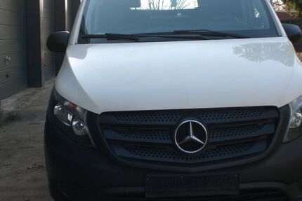 Mercedes-Benz Vito 215.300 km 8.990 &euro; Köln 50735