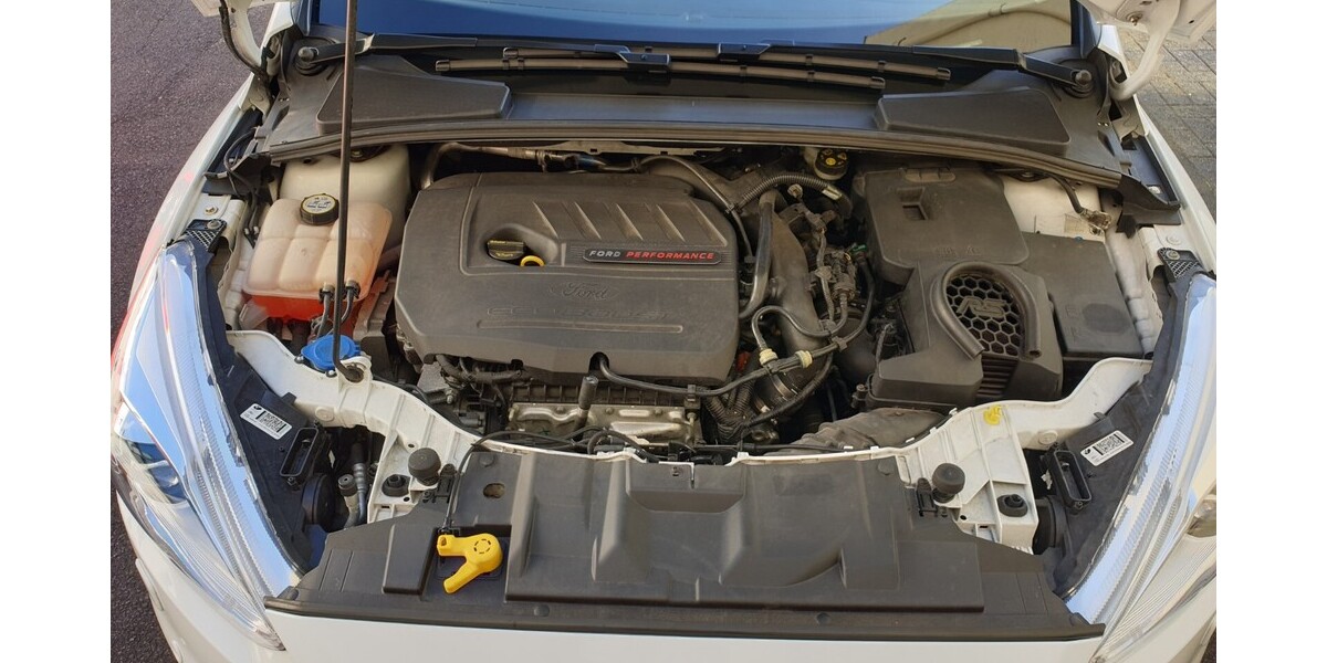 Ford Focus 106.000 km 14.950 &euro; Solingen 42651