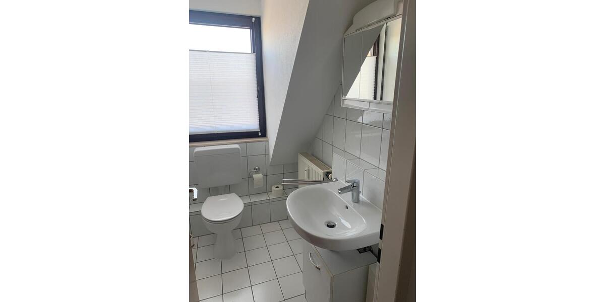 Dachgeschoßwohnung Langenfeld (Rheinland) - 2 Zimmer, 35 m&sup2;, 650&euro; | Angebot:26338789