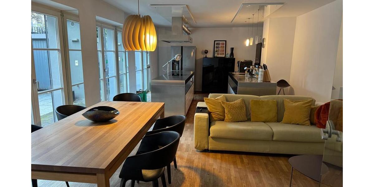 Köln, mitten drin - trotzdem absolut ruhig außergewöhnliche 2- bis 3-Zimmer Wohnung, ca. 100 m² große Terrasse und Stellplatz - Terrassenwohnung Köln Innenstadt | Angebot:26664145