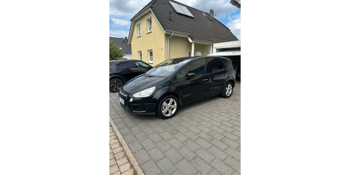 Ford S-Max 206.930 km 5.950 &euro; Kerpen 50170