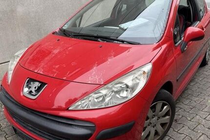 Peugeot 207 139.978 km 1.890 € Königswinter 53639