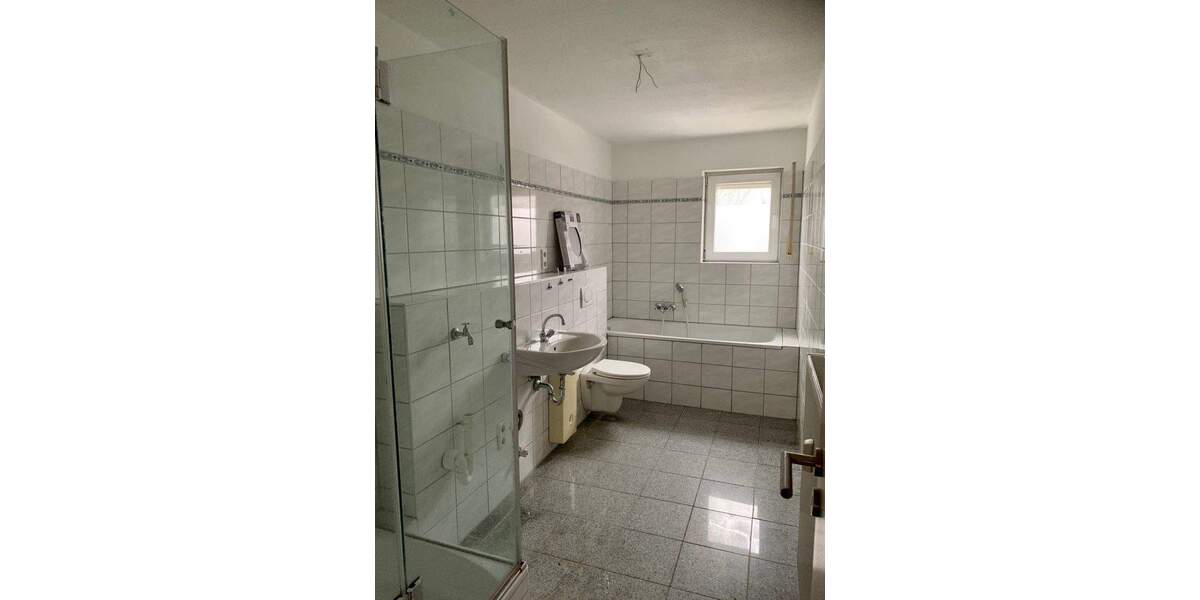 Etagenwohnung Köln Buchheim - 3 Zimmer, 88 m&sup2;, 975&euro; | Angebot:25524868