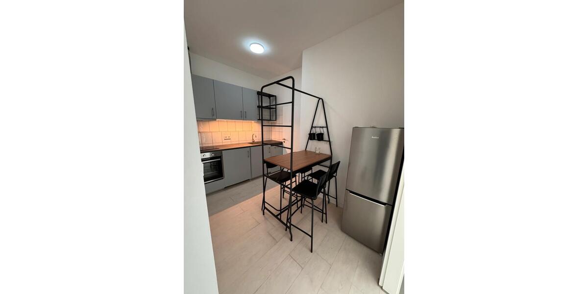 Etagenwohnung Köln Ehrenfeld - 17 Zimmer, 28 m&sup2;, 760&euro; | Angebot:26439659