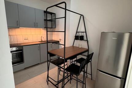 Wohnung Köln Ehrenfeld - 17 Zimmer, 28 m&sup2;, 790&euro; | Angebot:26439659