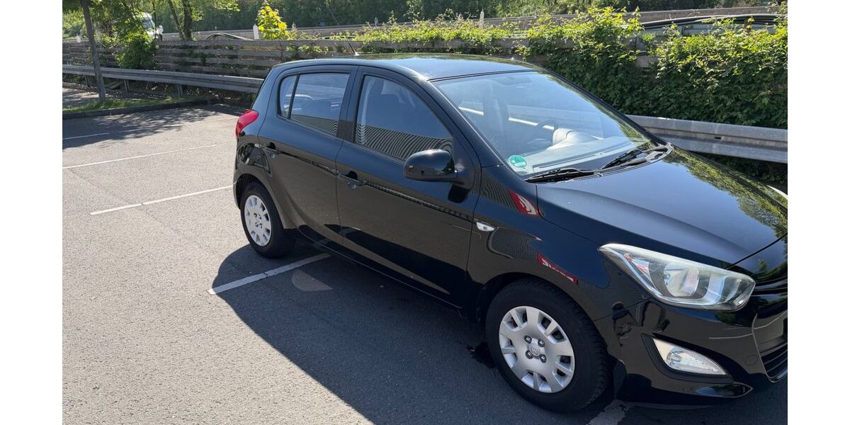 Hyundai i20 62.500 km 4.900 &euro; Bonn 53115