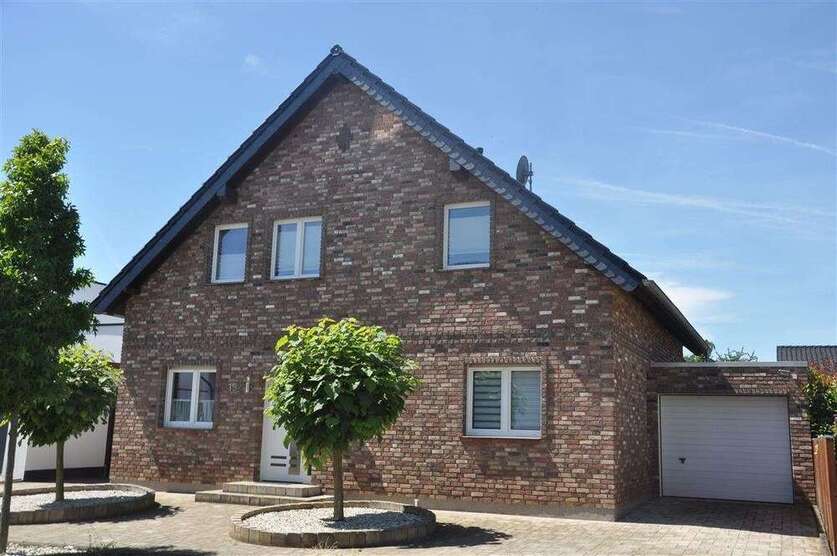 Haus zum Kaufen in Erftstadt 725.000 € 150 m²