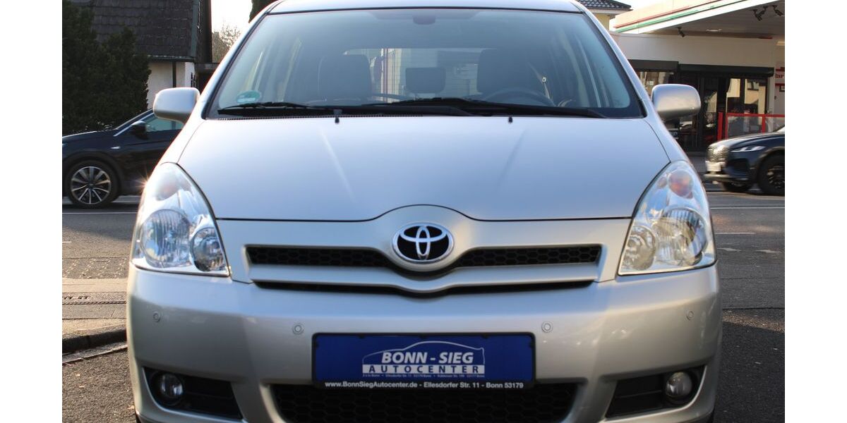 Toyota Corolla Verso 54.000 km 6.900 &euro; Bonn 53179
