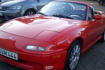 Mazda MX-5 125.000 km 14.950 € Bonn 53123