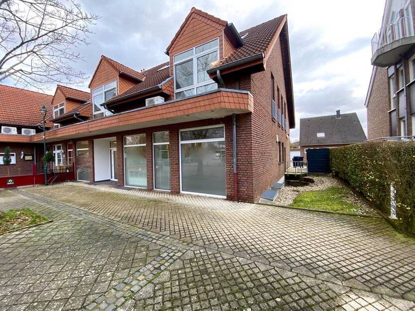 Moderne und großzügige Praxisräumlichkeiten auf zwei Etagen 9 zimmer