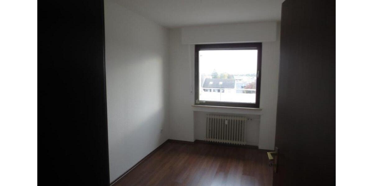 Etagenwohnung Bedburg - 4.5 Zimmer, 95 m&sup2;, 140.000&euro; | Angebot:25054896