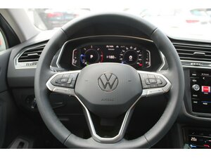 VW Tiguan 2,0 TDi 4-Mo DSG Navi AHK SOFORT !! 30 km 43.300 € Bonn 53225