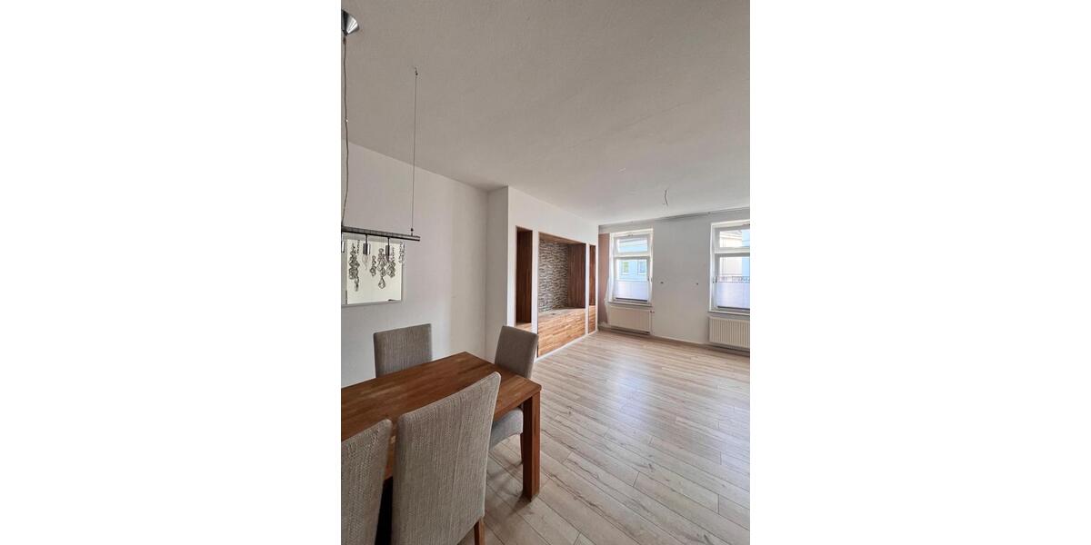 Etagenwohnung Solingen Aufderhöhe - 3 Zimmer, 100 m&sup2;, 1.250&euro; | Angebot:26262949