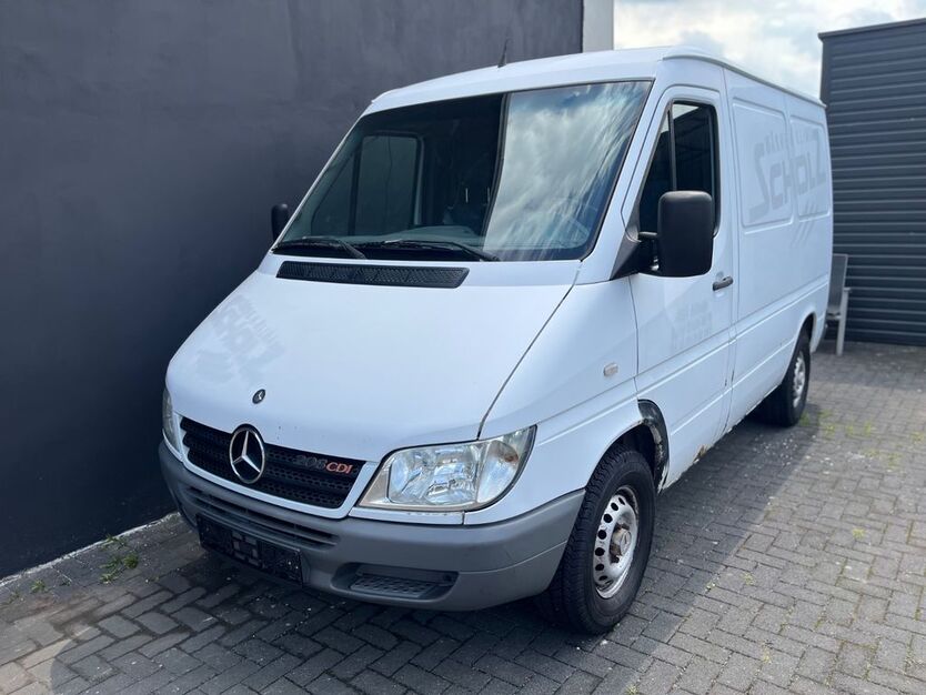 Mercedes-Benz Sprinter 185.000 km 4.999 € Solingen 42655