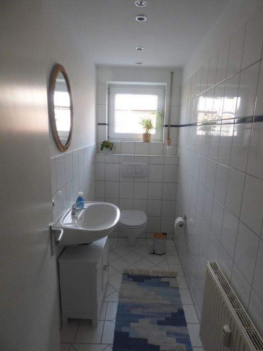 Köln-Dellbrück - 4-Zimmerwohnung mit Terasse, TG-Stellplatz in ruhiger Seitenstraße