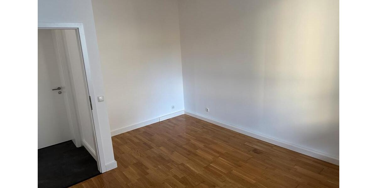 Etagenwohnung Brühl - 3 Zimmer, 90 m&sup2;, 1.200&euro; | Angebot:25418912