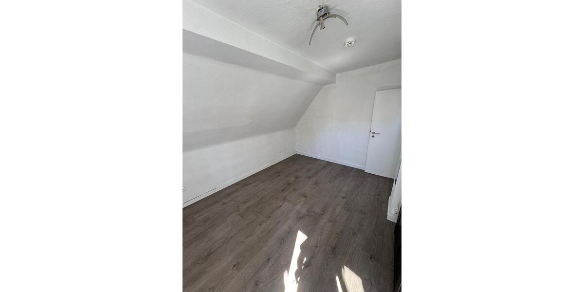 Dachgeschoßwohnung Köln Mülheim - 1 Zimmer, 34 m&sup2;, 580&euro; | Angebot:26381673