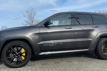Jeep Grand Cherokee 28.800 km 85.900 € Köln 50672