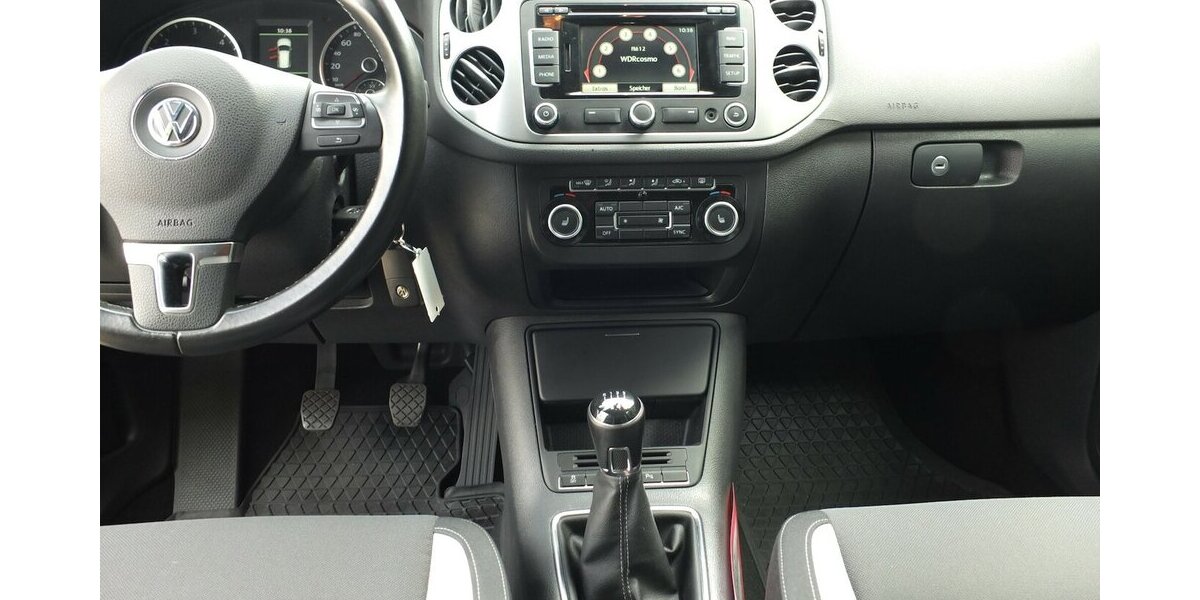 VW Tiguan LIFE BMT NAVI AHK PARKPILOT SHZ BLUETOOTH 124.710 km 12.304 &euro; Köln 50858
