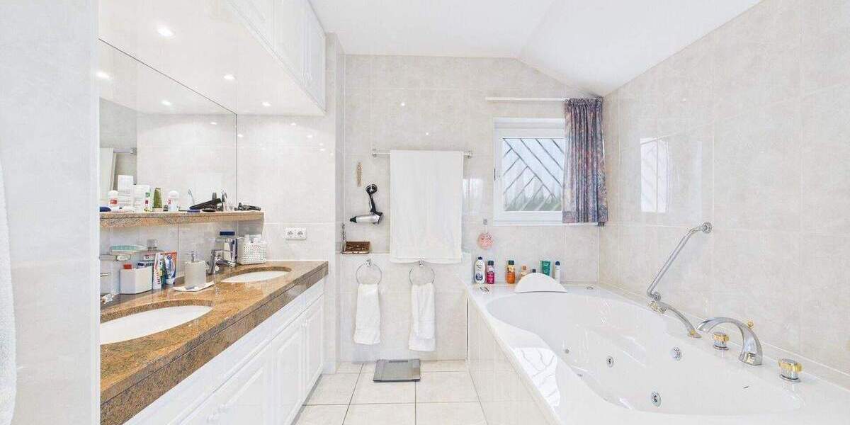 Äußerst gepflegtes Architektenhaus mit Doppelgarage im beliebten Erftstadt-Bliesheim! 5 zimmer