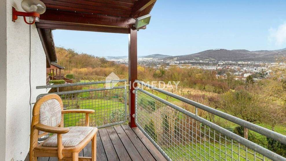 Großzügig, hell, einladend - Ihr Traumhaus mit Blick auf den Petersberg und Drachenfels