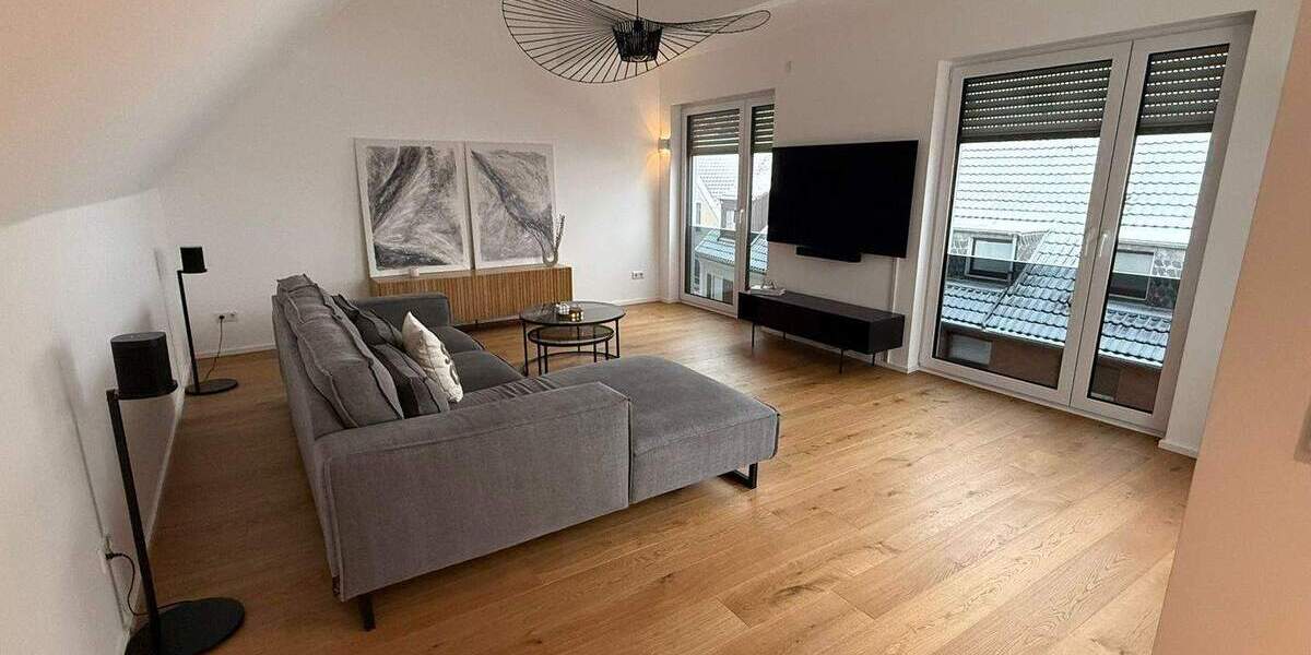 Wunderschöne Maisonette-Whg. in Alt-Junkersdorf mit Loggia - Anfragen per E-Mail - 4 zimmer