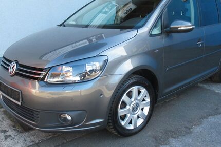 VW Touran 132.000 km 8.999 &euro; Solingen 42697