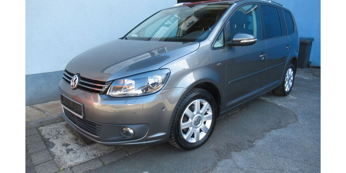 VW Touran 132.000 km 8.999 &euro; Solingen 42697