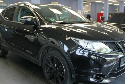 Nissan Qashqai 1.6 dCi Xtronic TEKNA - Pano - AHK - 108.138 km 14.980 € Euskirchen 53881