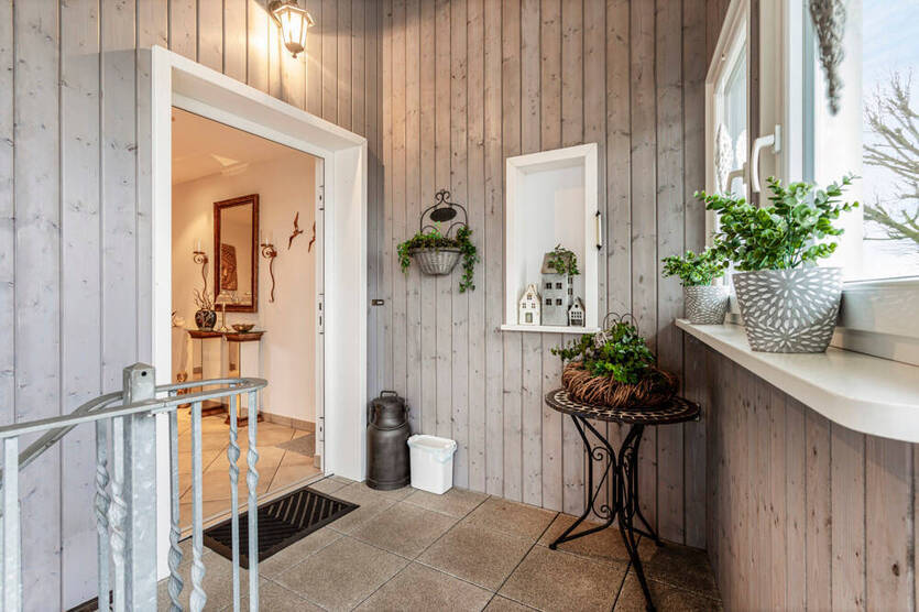 Mehrgenerationenhaus mit zwei Wohneinheiten und einer Gewerbeeinheit